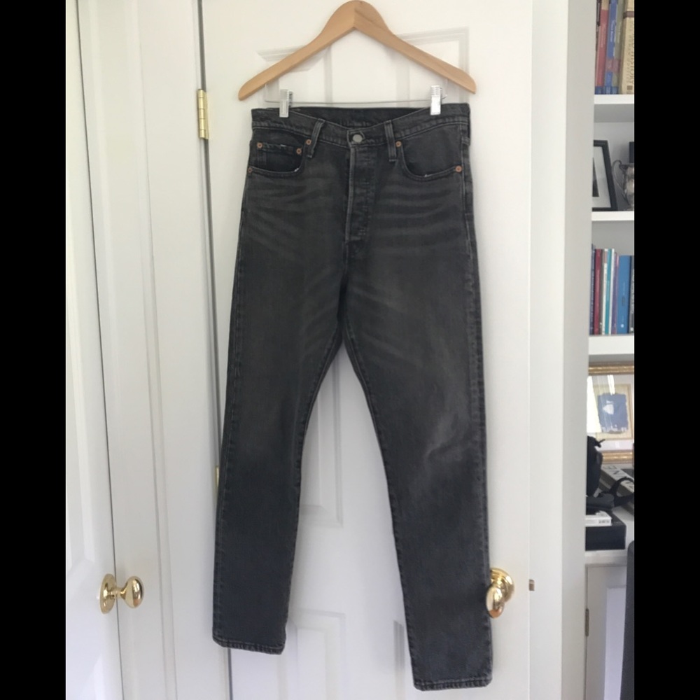 Levi’s. 501. Grey high rise.